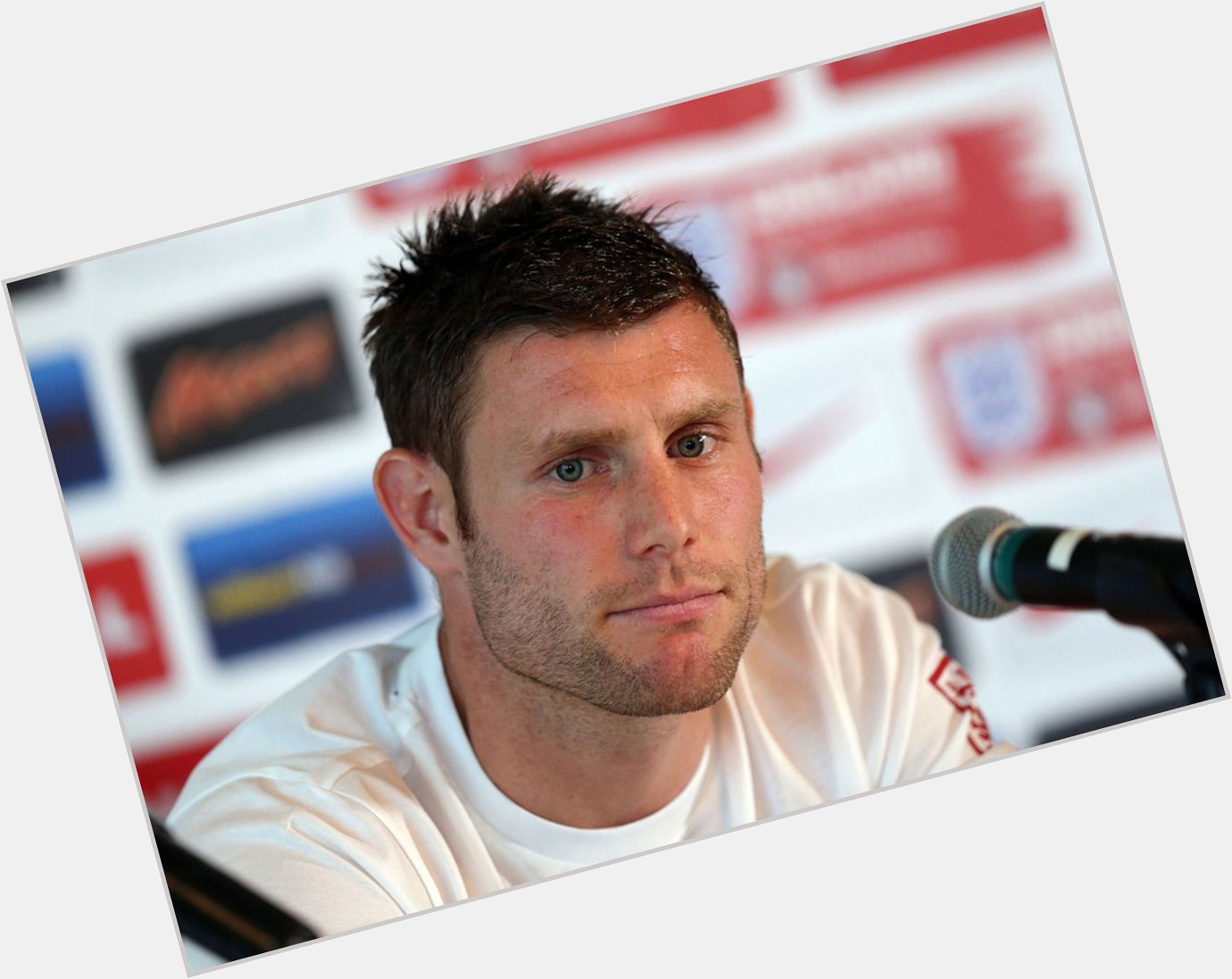 Happy birthday to Manchester City\s James Milner. The most boring footballer in the world turns 29 today. 