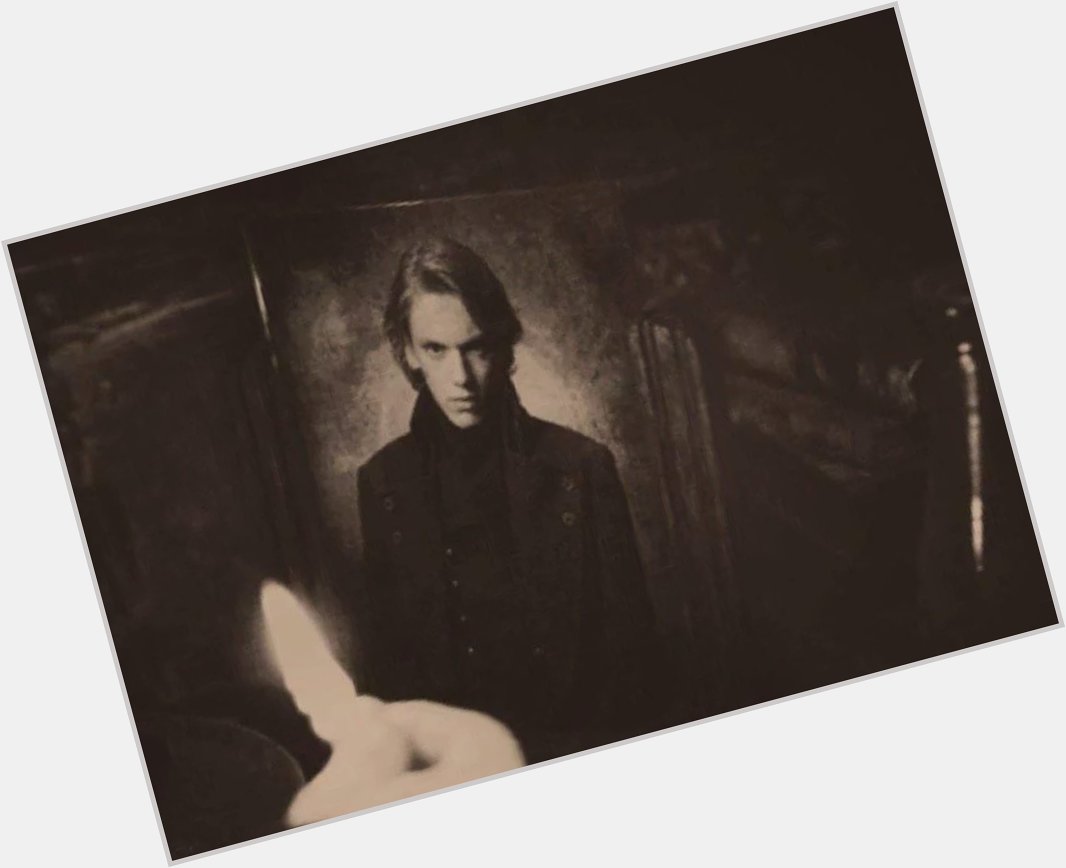 Happy birthday to Jamie Campbell Bower who played a young Gellert Grindelwald in the films. Stay Gucci! 
