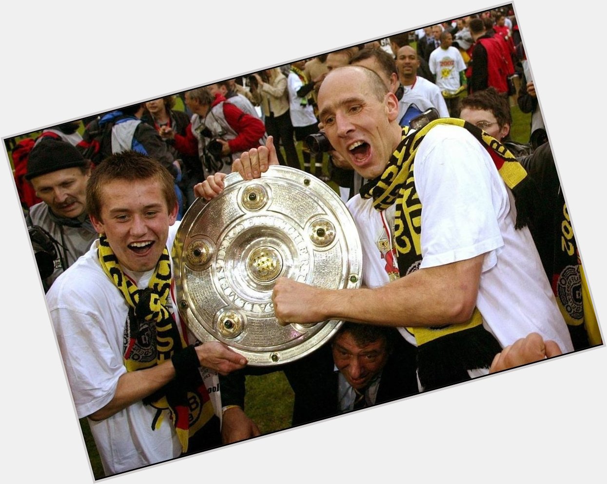 What a great picture this is. 

Happy Birthday big man Jan Koller! 