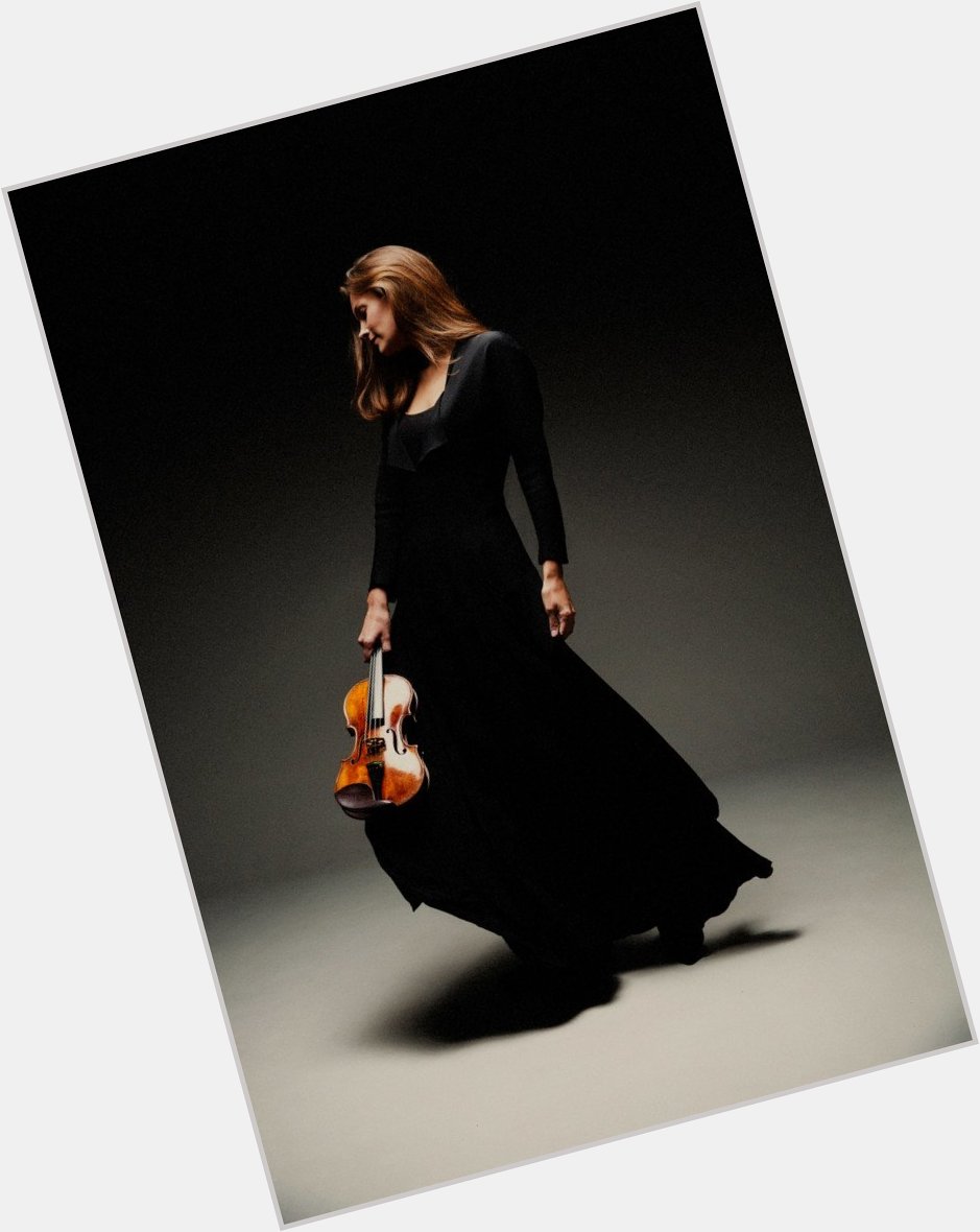 Happy birthday to incredible violinist Janine Jansen! Do you have any favorite recordings from her? 