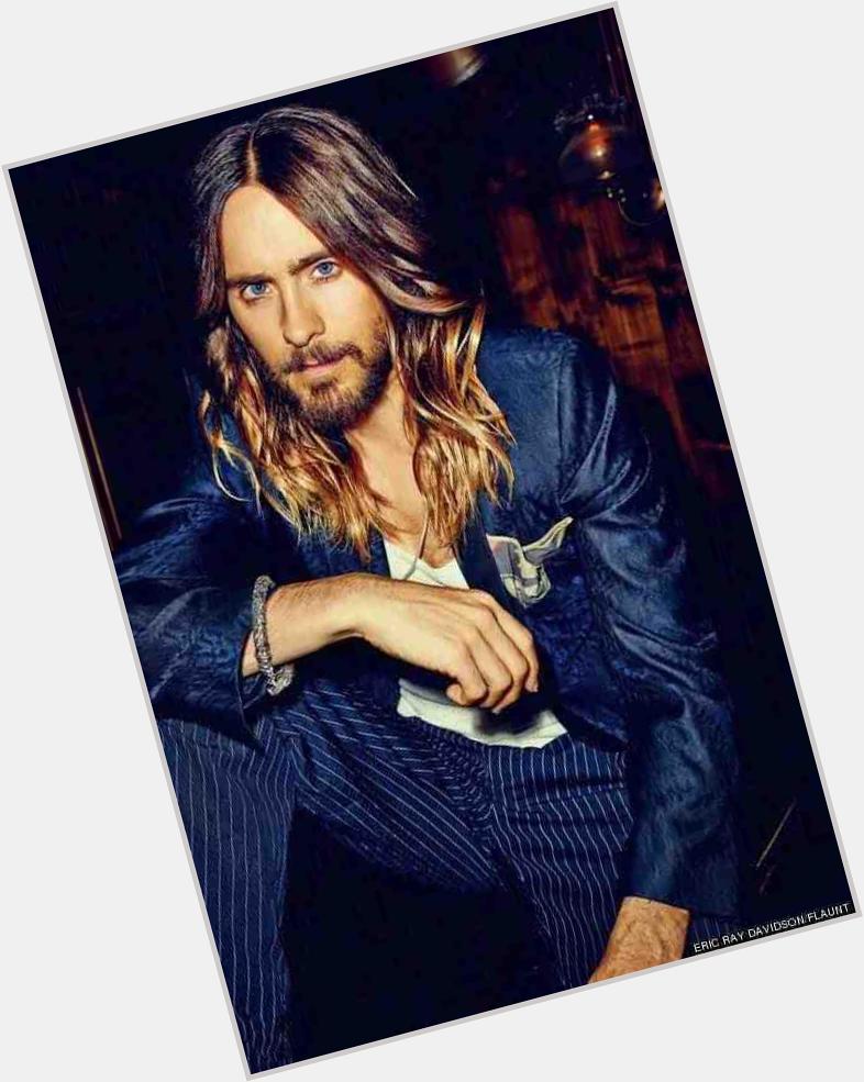 Happy bday 2 the man who pulls off hombre better than any woman I miss ur silky locks Jared Leto. Come back to mi plz 