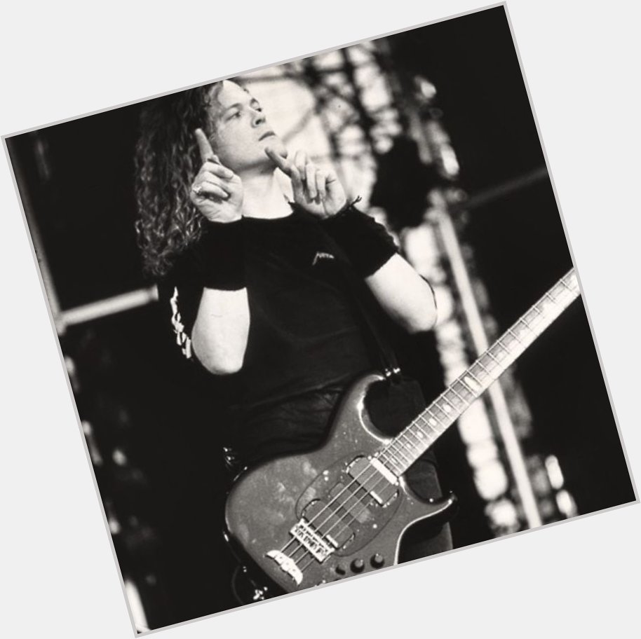 Happy birthday Jason Newsted!           Born on this day in 1963,is a bass guitar with Metallica 