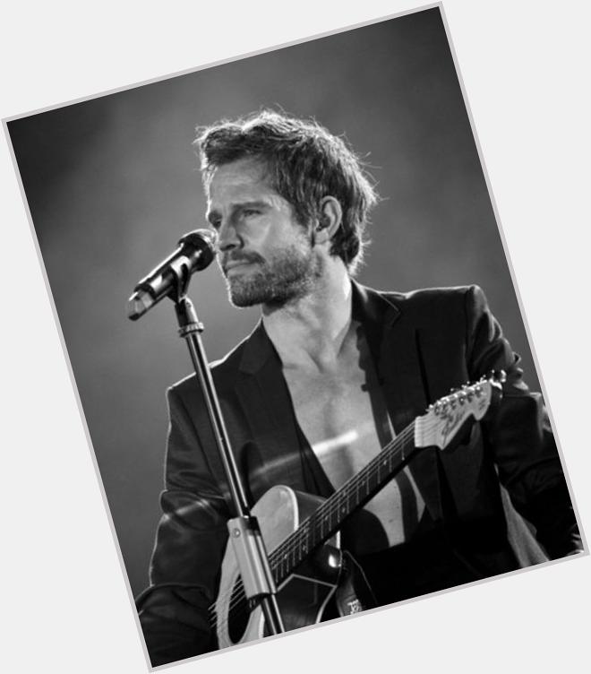 We wish a very HAPPY BIRTHDAY to our amazing Jason Orange. All the love and pretty things to him this day! 