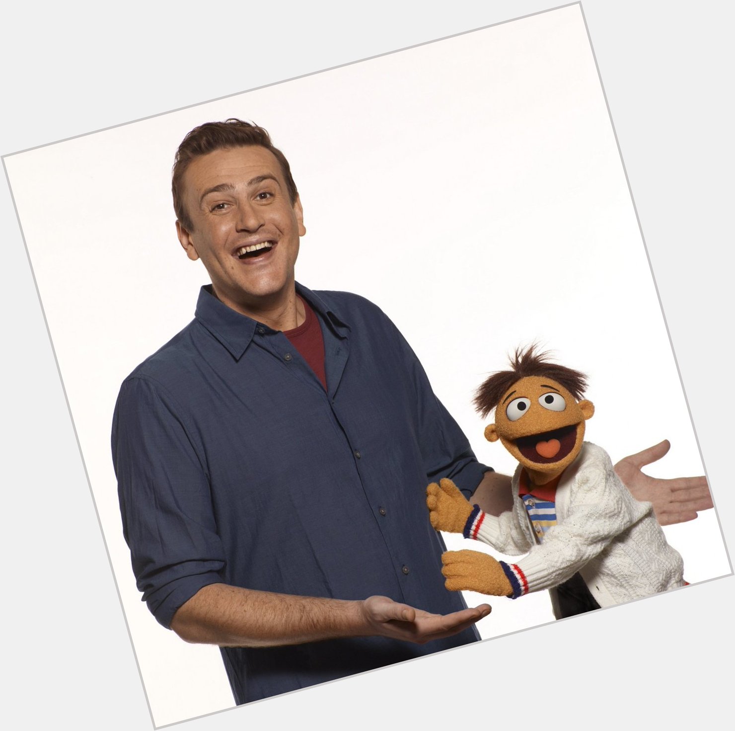 Happy birthday to Jason Segel, who starred in THE MUPPETS in 2011! 