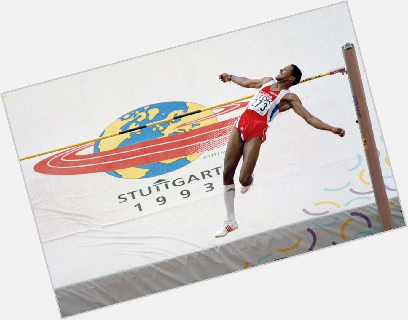 JAVIER FANTASTICO!

Happy birthday to high jump world record holder Javier Sotomayor!

>>>  