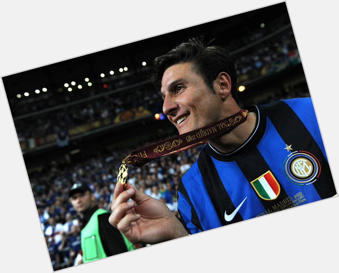 Happy birthday to Javier Zanetti!

19 seasons 858 games 21 goals  16 trophies  legend.   