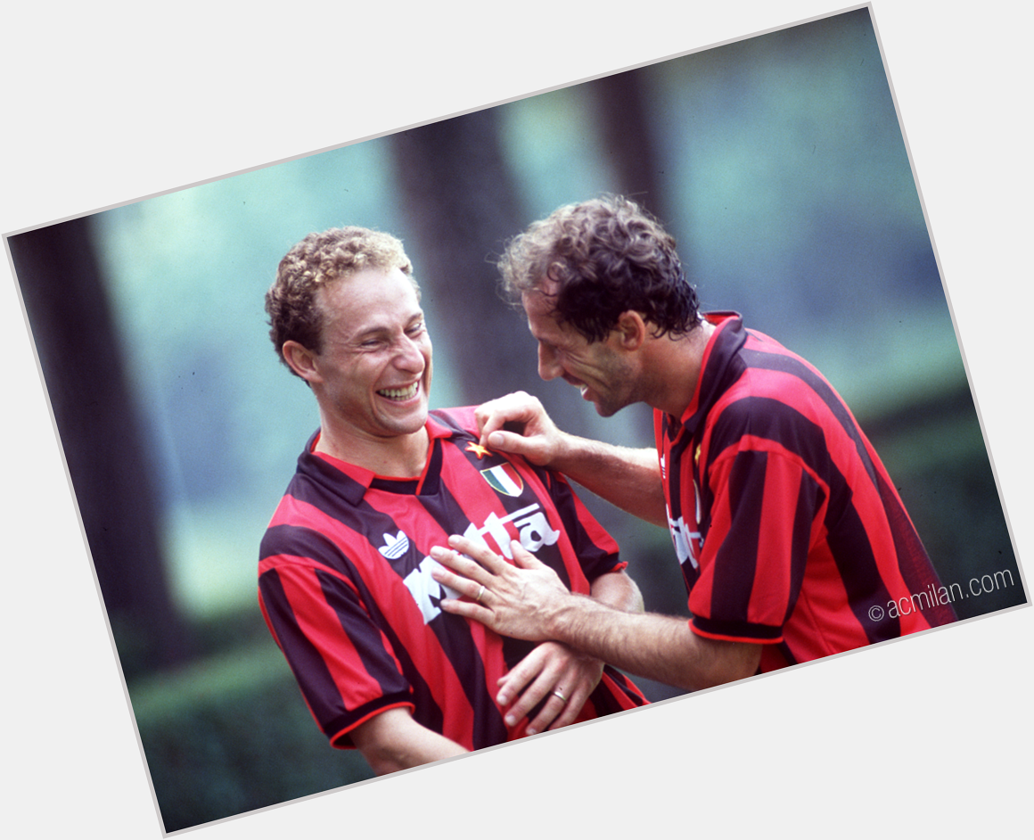  The Striker and the Captain
Jean Pierre Papin turns 52 today, let\s all wish him happy birthday! 