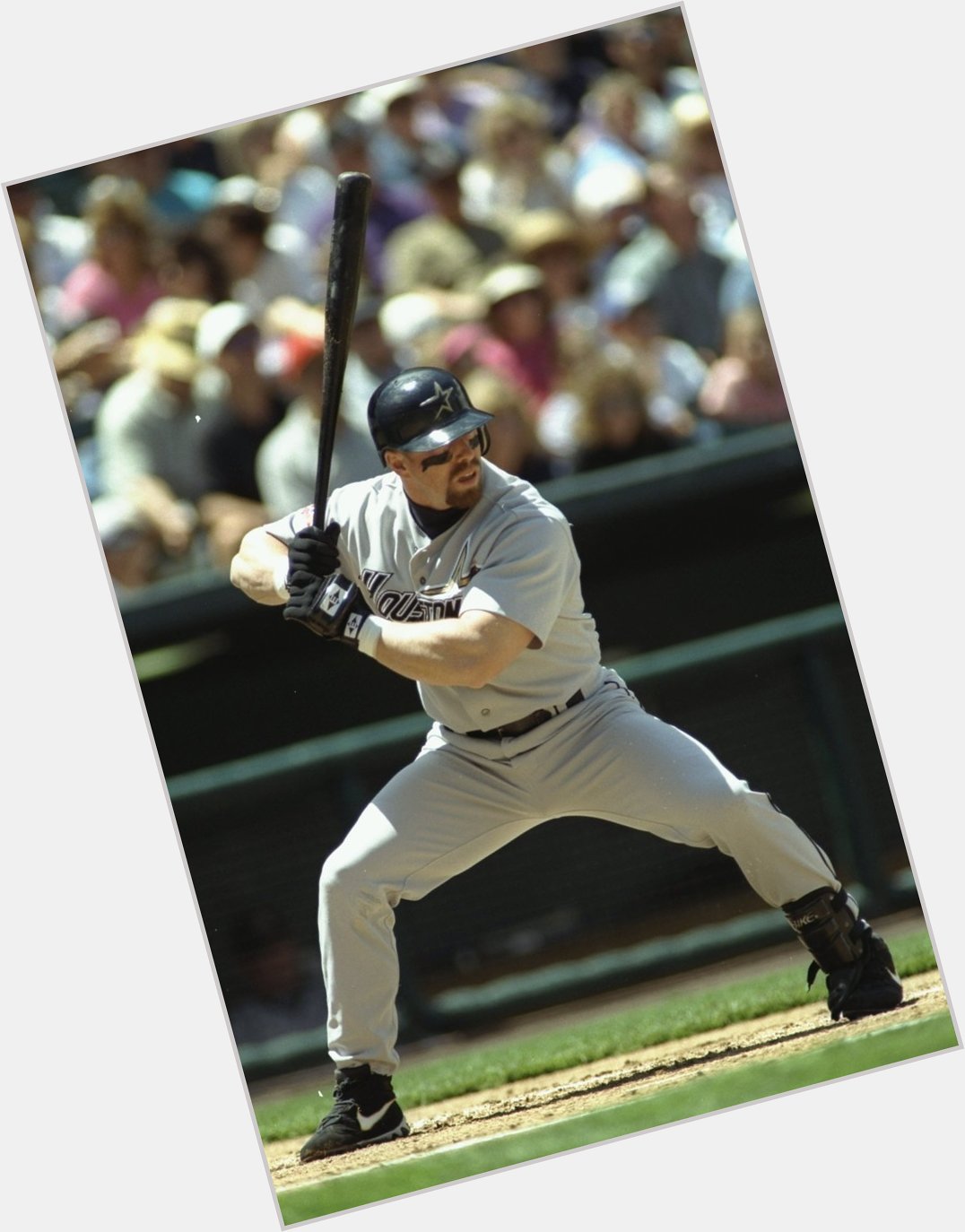 Jeff Bagwell is the only player from 1996-2001 to have 30+ HR, 100+ RBI, 100+ R each year.

Happy birthday, Jeff! 