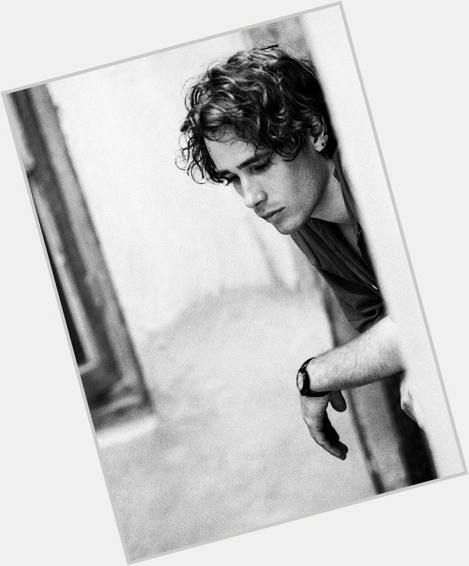 Some things last a lifetime 

Happy Birthday Jeff. 

jeff buckley by mary cyr c.1994 