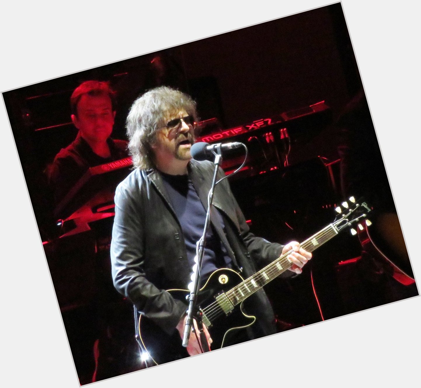 Happy Birthday to Jeff Lynne of   Pics taken at in 2016 