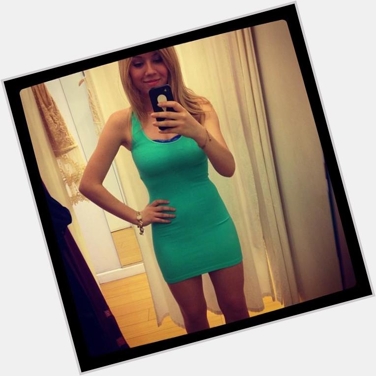 Jennette McCurdy in green dress selfie (Happy 23rd Bday, Nettie!) via /r/gentlemanboners  