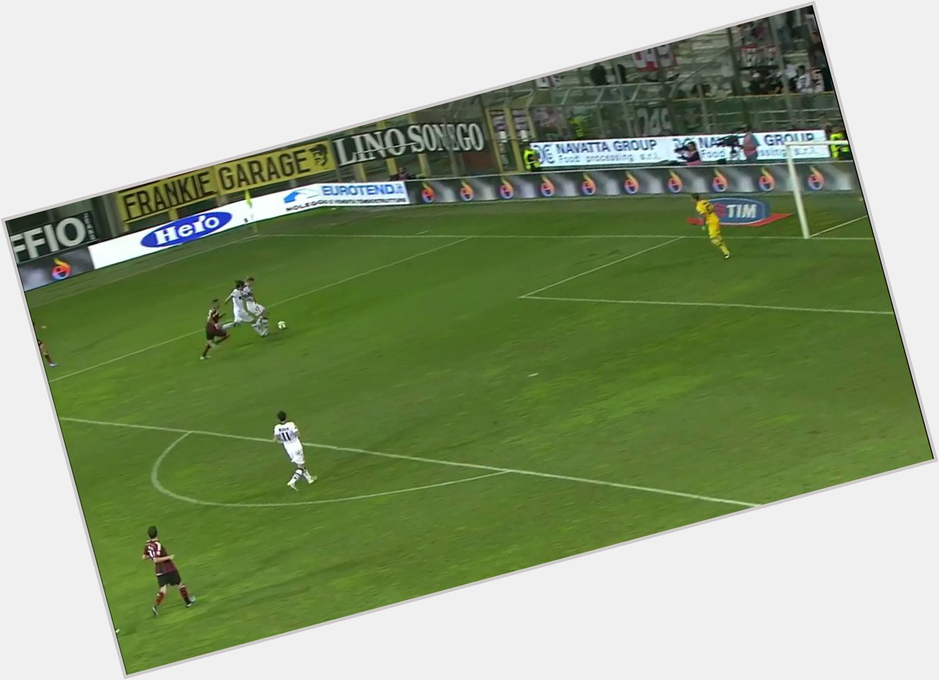 Happy birthday to Jérémy Ménez, the man with elite level improvisation.   Never forget this goal against Parma. 