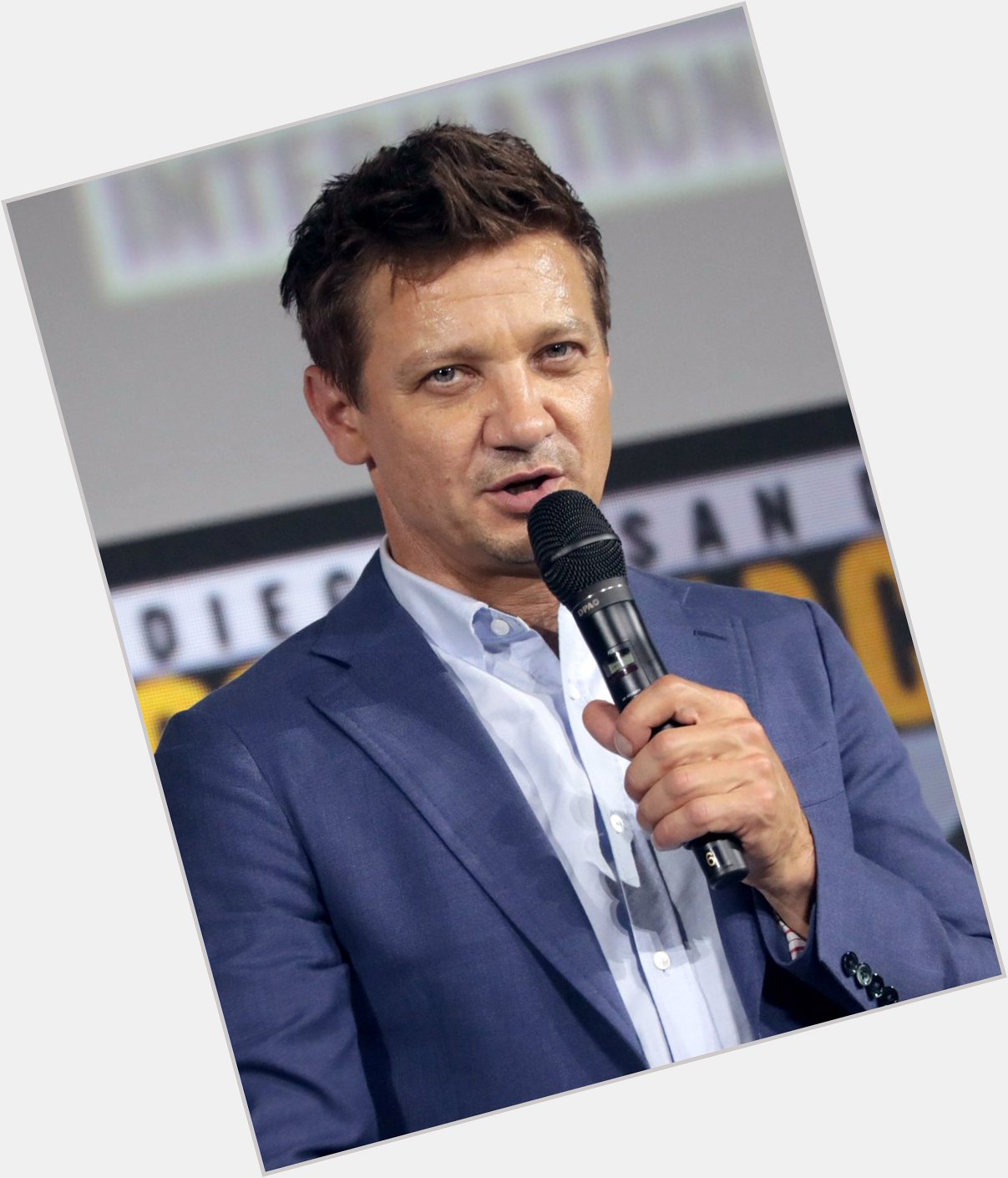 Wishing a Happy 50th Birthday to Jeremy Renner!      