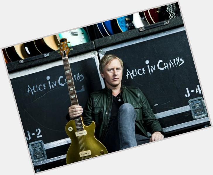 Jerry Cantrell is a god amongst humans, happy birthday genius... 