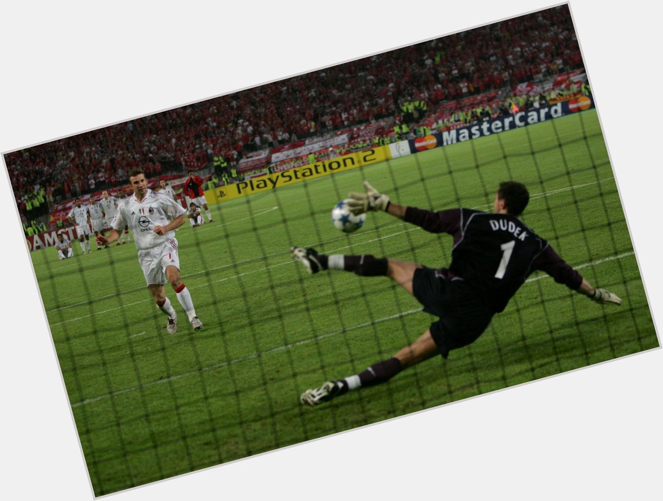 Happy Birthday to Jerzy Dudek, the man Liverpool fans will love forever! 