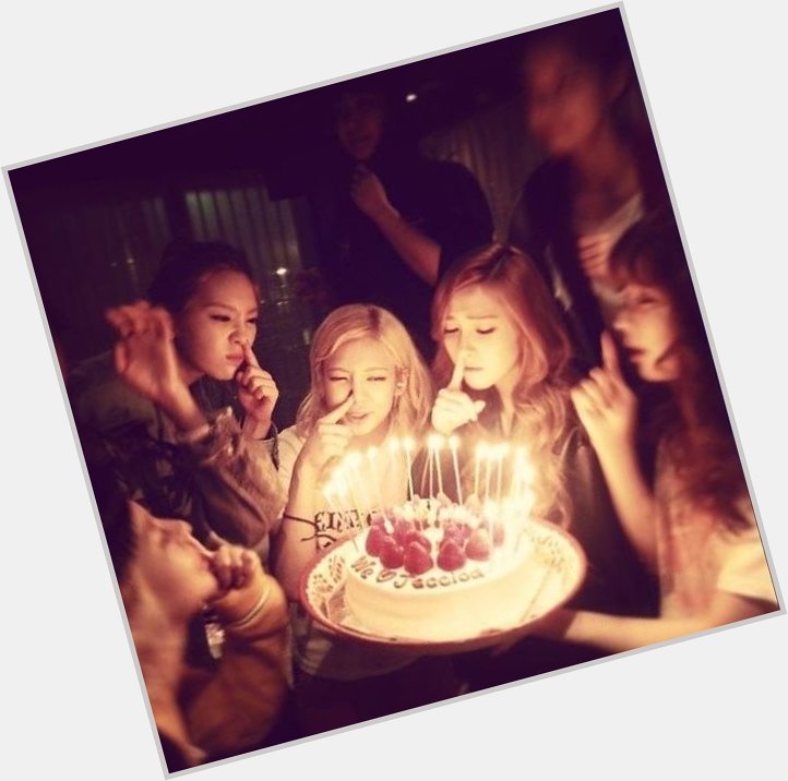 Happy Birthday mantan terindahnya sone Jessica Jung      be happy & stay healthy    