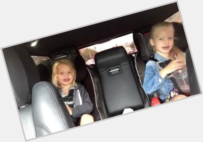 Jessica Simpson\s kids sing hilariously lacklustre version of \"Happy Birthday\"  