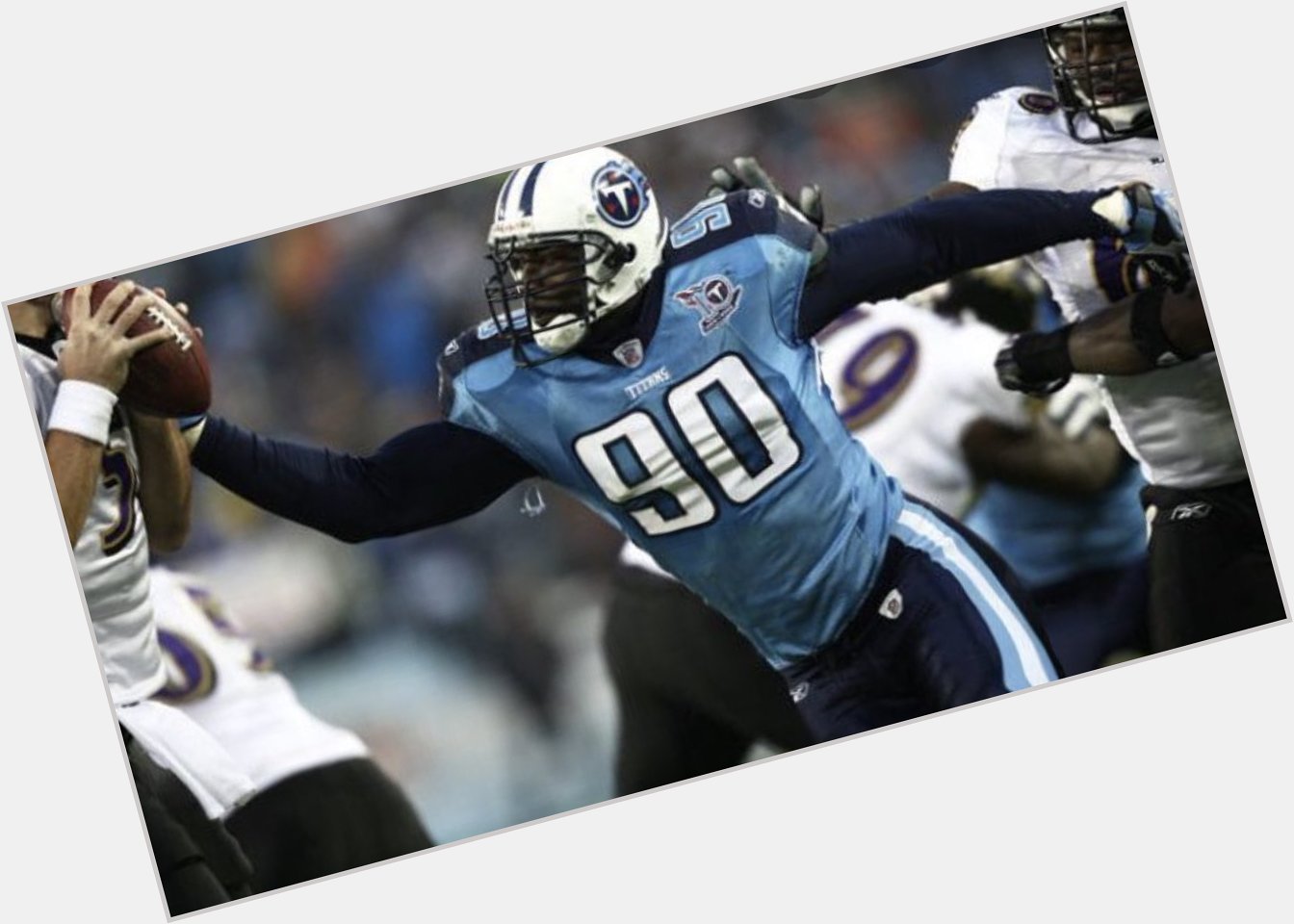 Happy birthday to former Titan and Defensive End, Jevon Kearse. He turns 43 today  Best of wishes to you!! 