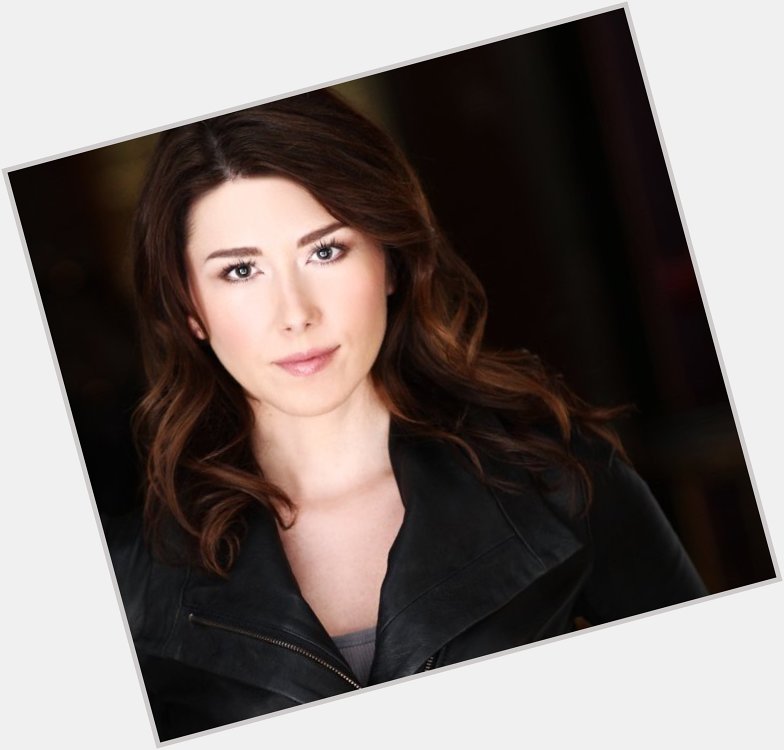 Happy 35th birthday to our friend and former SFOTR11 guest; Jewel Staite! 