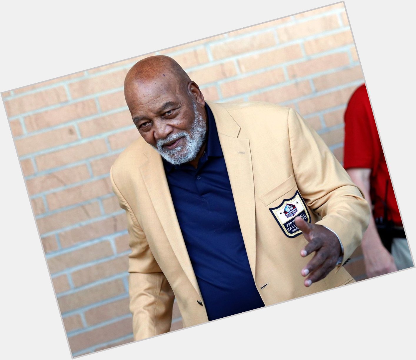 Happy 87th and 60th birthday to these two legends: Jim Brown and Michael Jordan. 