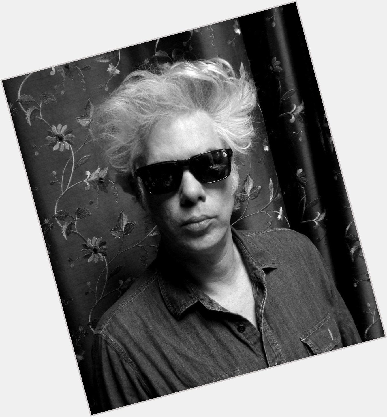 Happy 68th Birthday Jim Jarmusch! 

One of my personal favourite directors of all time. 