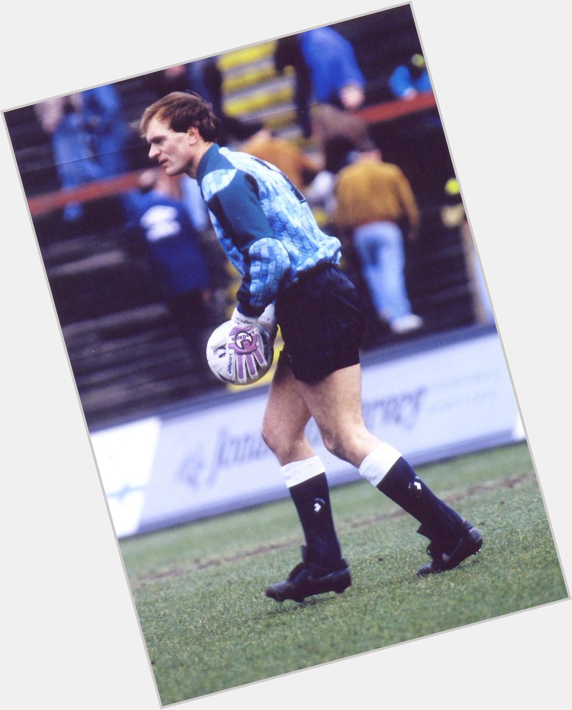 BORN ON THIS DAY 1958: Former Dundee goalkeeper and First Division winner Jim Leighton. Happy birthday Jim! 