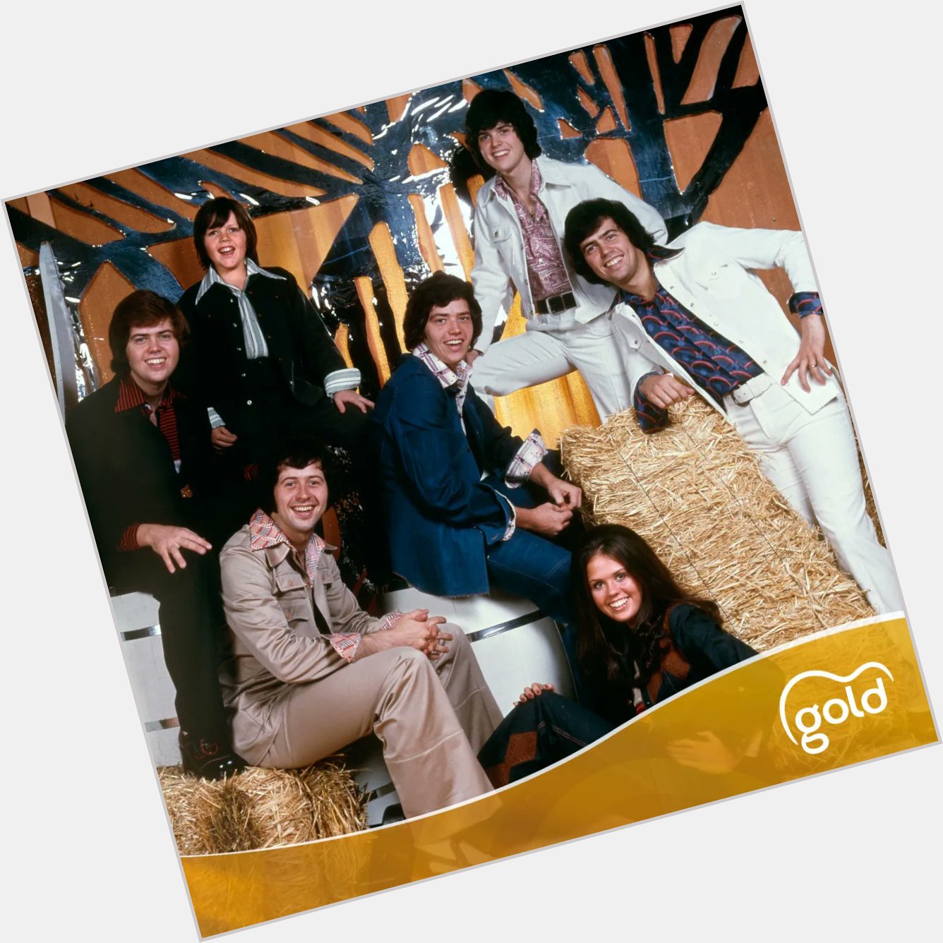 Happy 59th birthday, Jimmy Osmond! Here he is with his fellow Teen Idol siblings back in the \70s. 