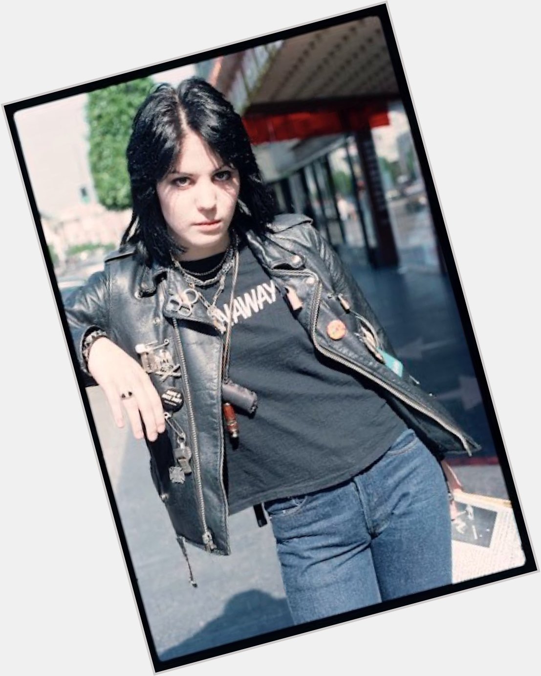 Happy 64th birthday to the one and only Joan Jett! 