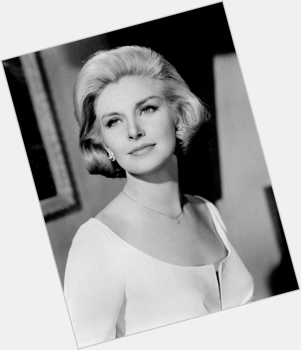 Happy Birthday to the beautiful and talented Joanne Woodward. 