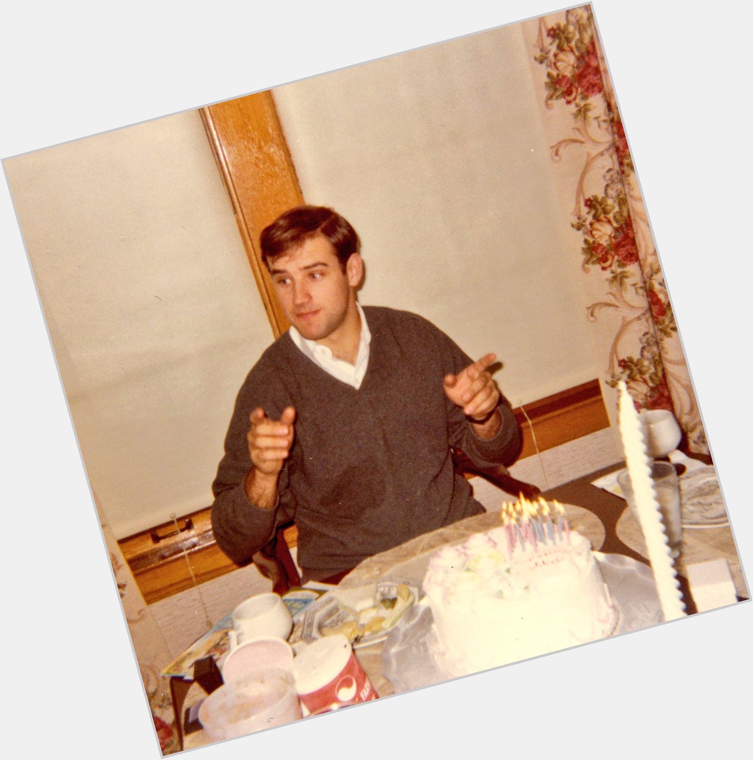  Happy birthday! Here s a young Joe Biden and your cake! 