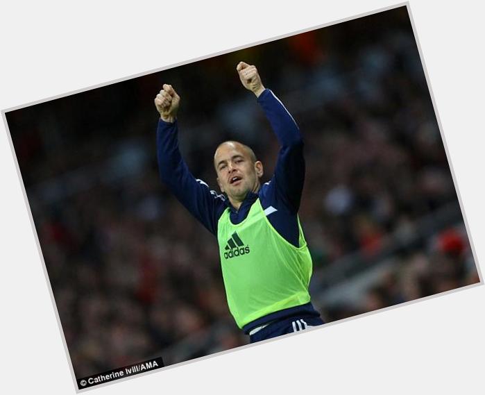 Happy Birthday to Joe Cole

When he mocked the Arsenal fans by lifting a imaginary trophy 