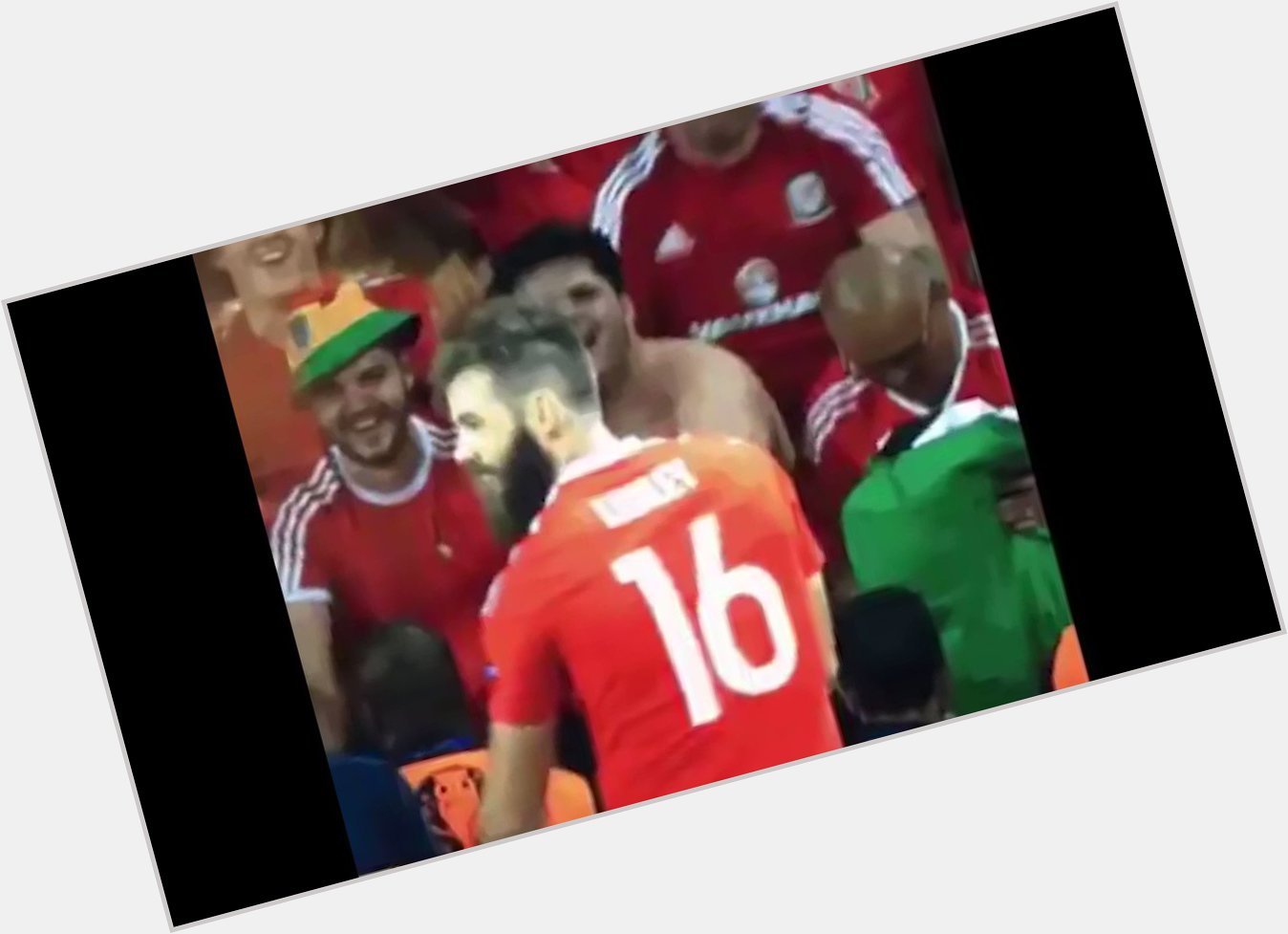  HAPPY BIRTHDAY Joe Ledley turns 32 today. 

Here\s a compilation of some of his weirdest dances... 