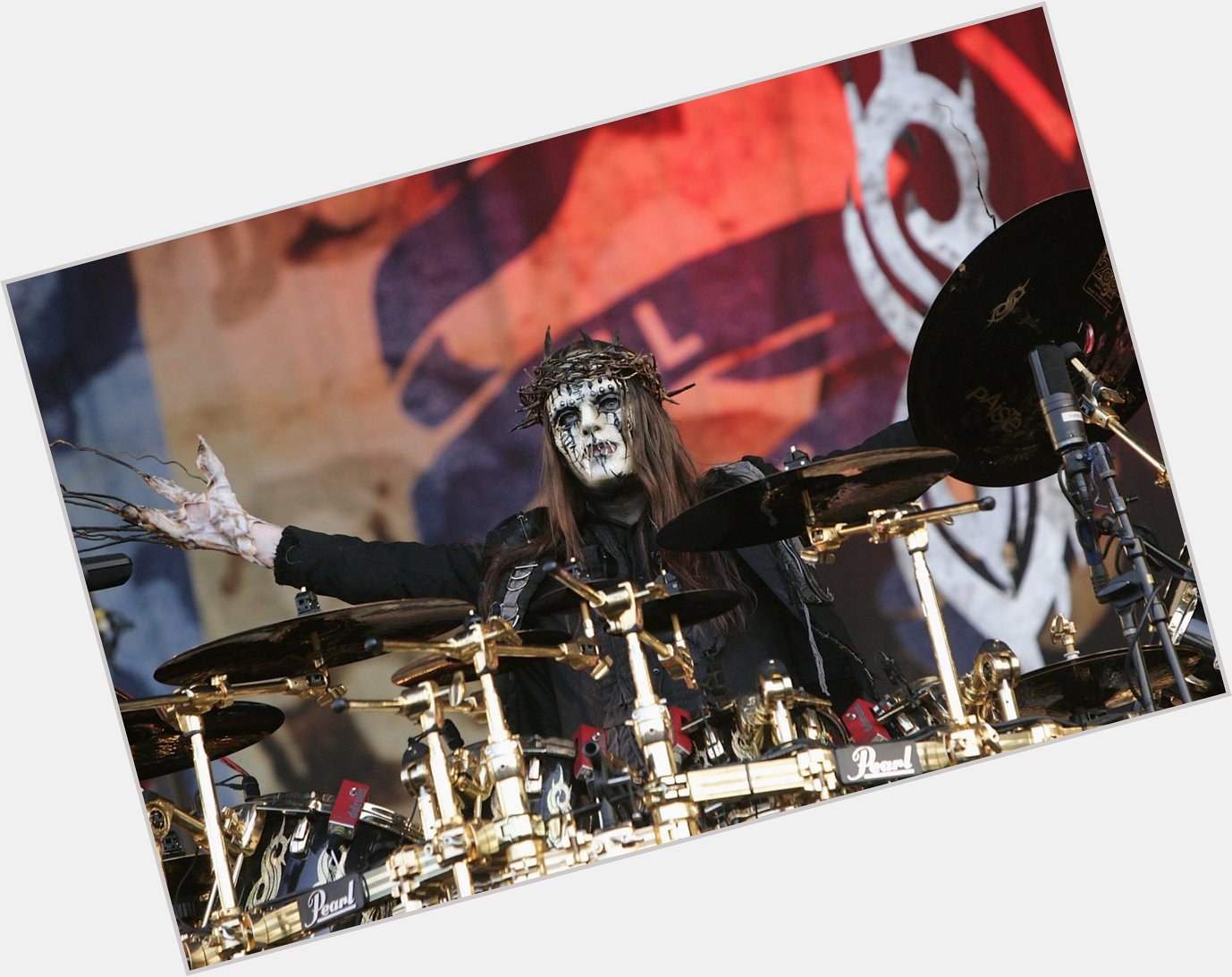 Happy birthday to founding Slipknot drummer Joey Jordison! 