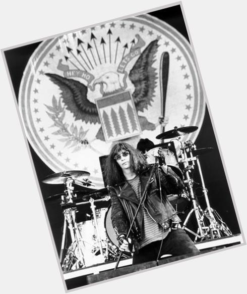 Ayer Joey Ramone hubiera cumplido 64 tacos...Happy Birthday Joey!!..    