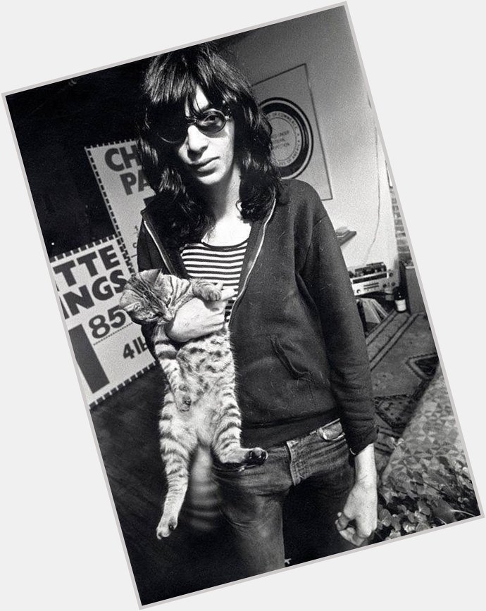 Happy birthday to Joey Ramone, cat enthusiast. 