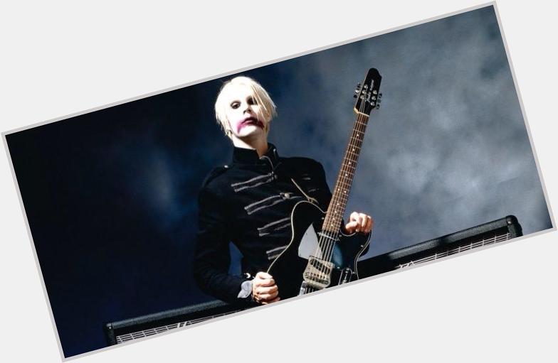 Happy birthday John 5 (aka John Lowery), 44, virtuoso guitarist known both for his work with Marilyn Manson and solo. 