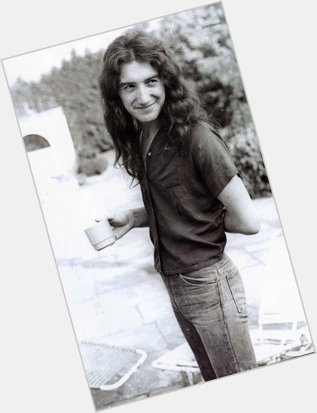 Happy birthday to John Deacon. Underrated bassist, classy songwriter. Most importantly... his integrity is intact. 