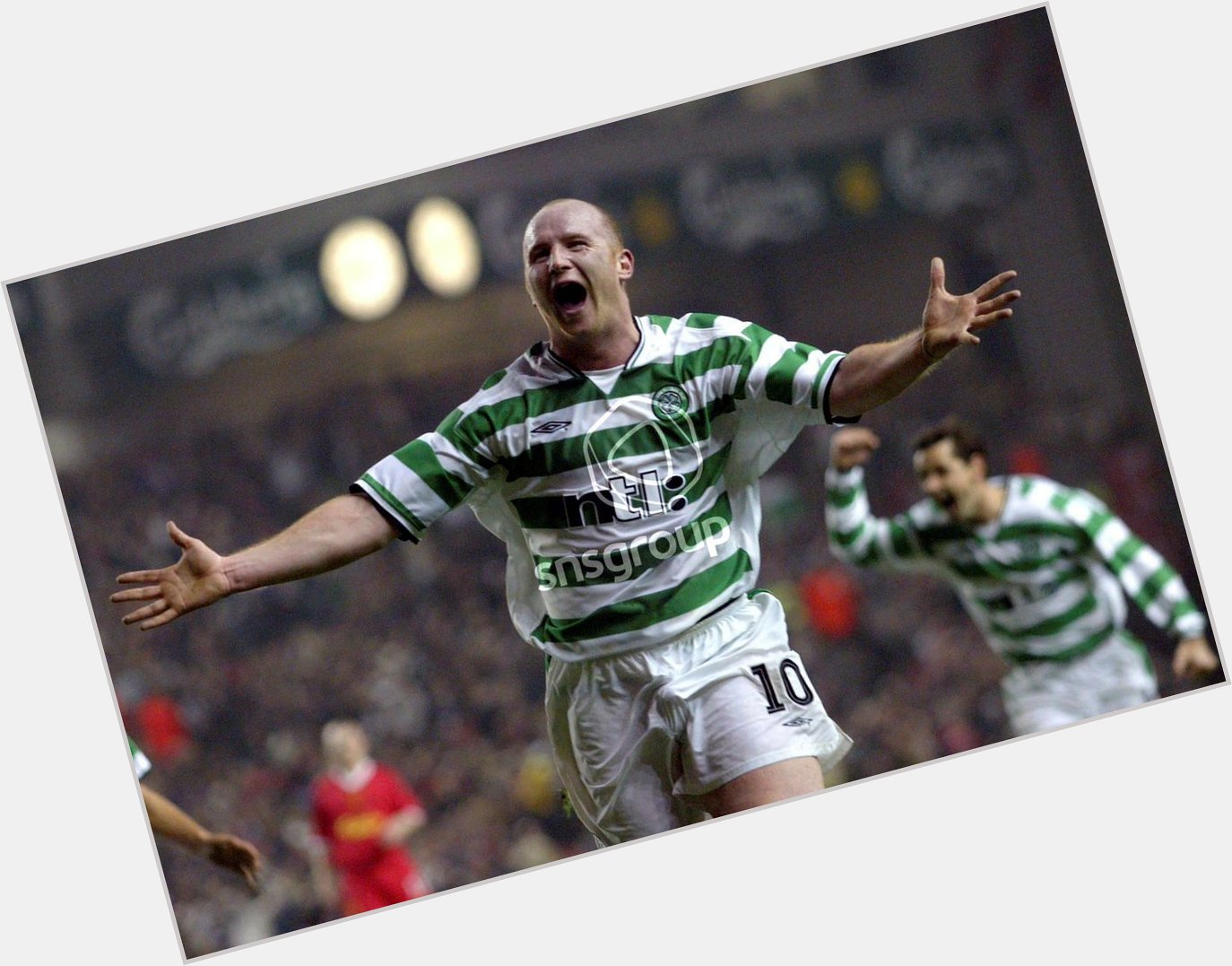  Happy Birthday to former Celtic player John Hartson! 