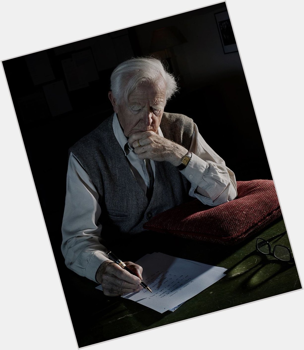 A very Happy Birthday to master spy-novelist and the man behind John le Carré 