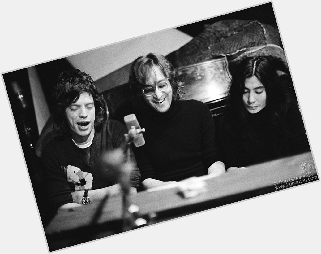 Born in 1940.
Happy birthday John Lennon! John & Mick Jagger, NYC 1972.
Photo by Bob Gruen 