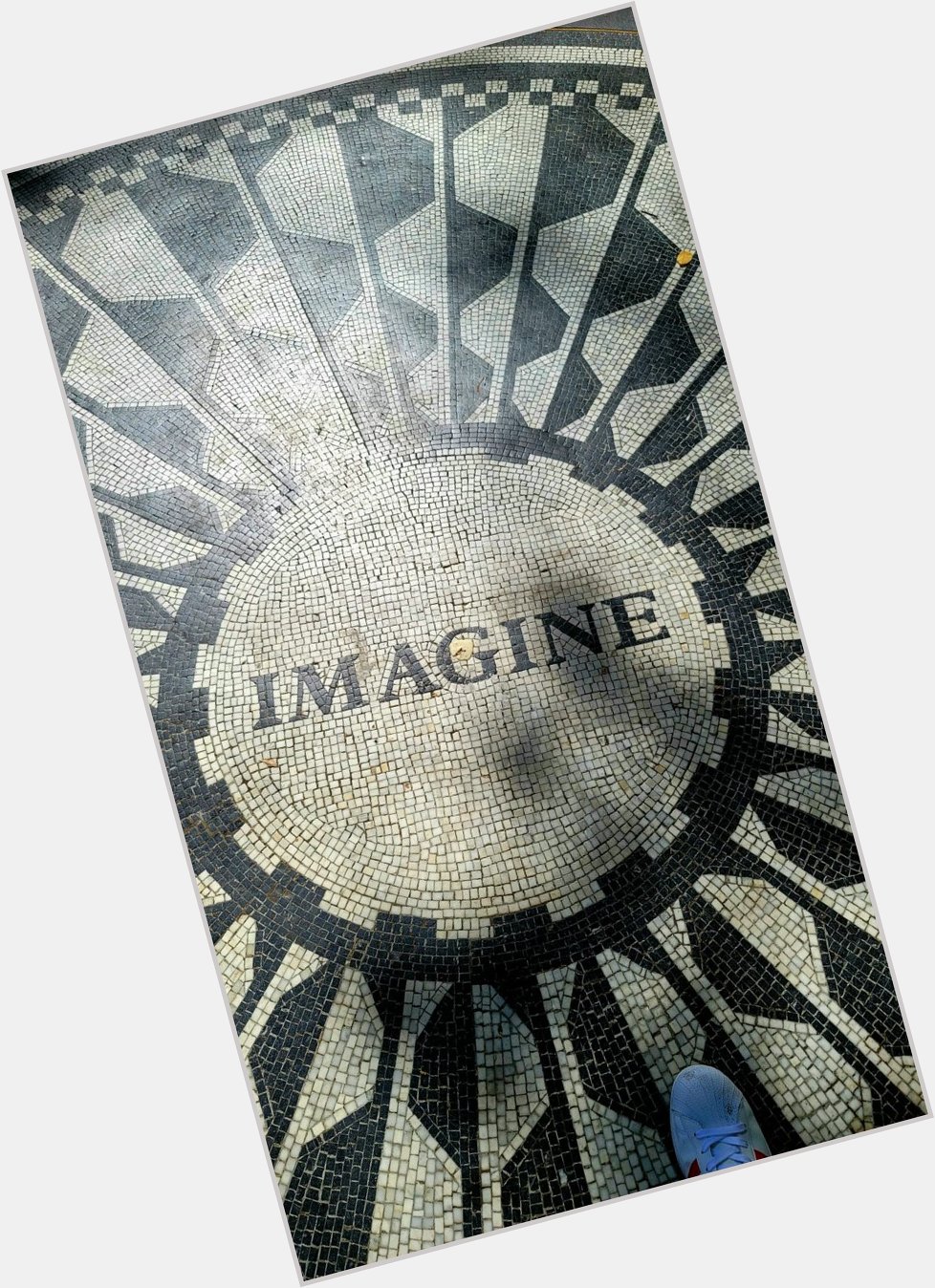 Happy Birthday  JOHN LENNON!!! 