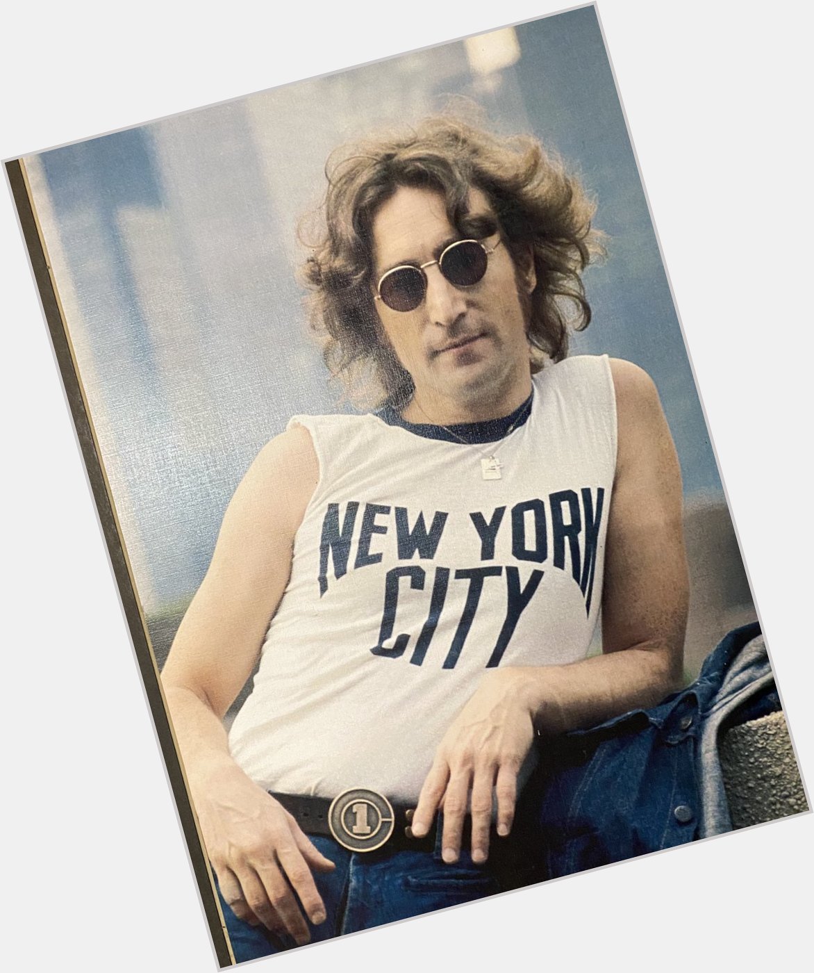 Lets wish John Lennon a Happy heavenly birthday one of my favorite artists and songwriters of all time!     