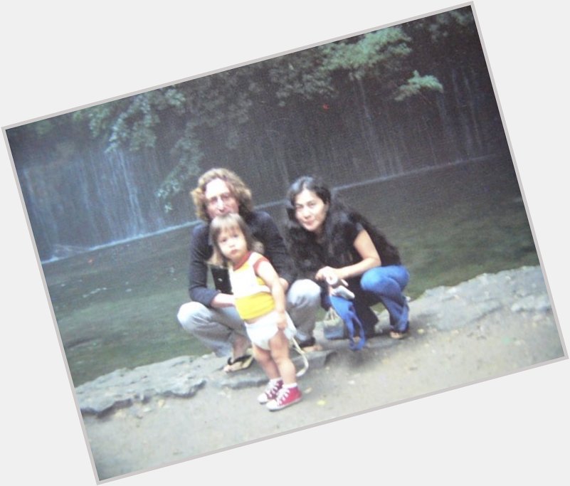 Happy  birthday John lennon

beautiful boy

 