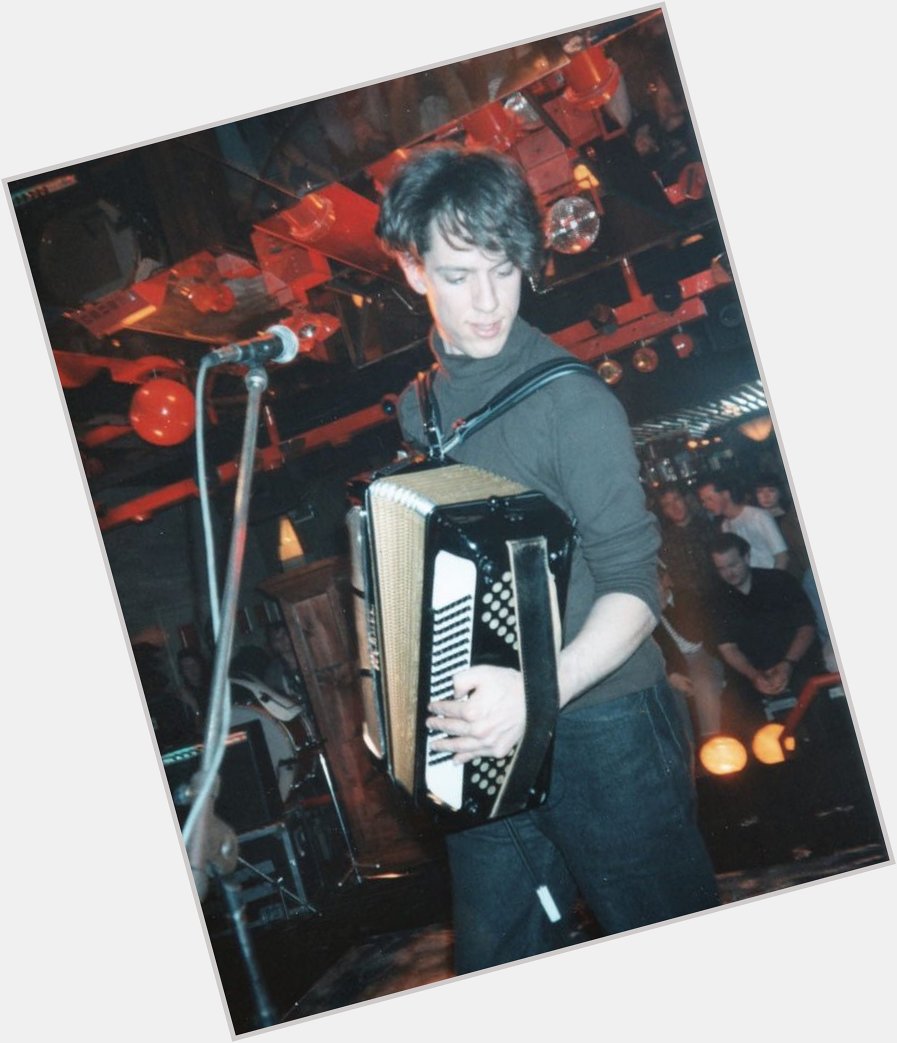 Damn it was John Linnell s bday and no one told me? I don t listen to tmbg but he is so babygirl so happy bday love 