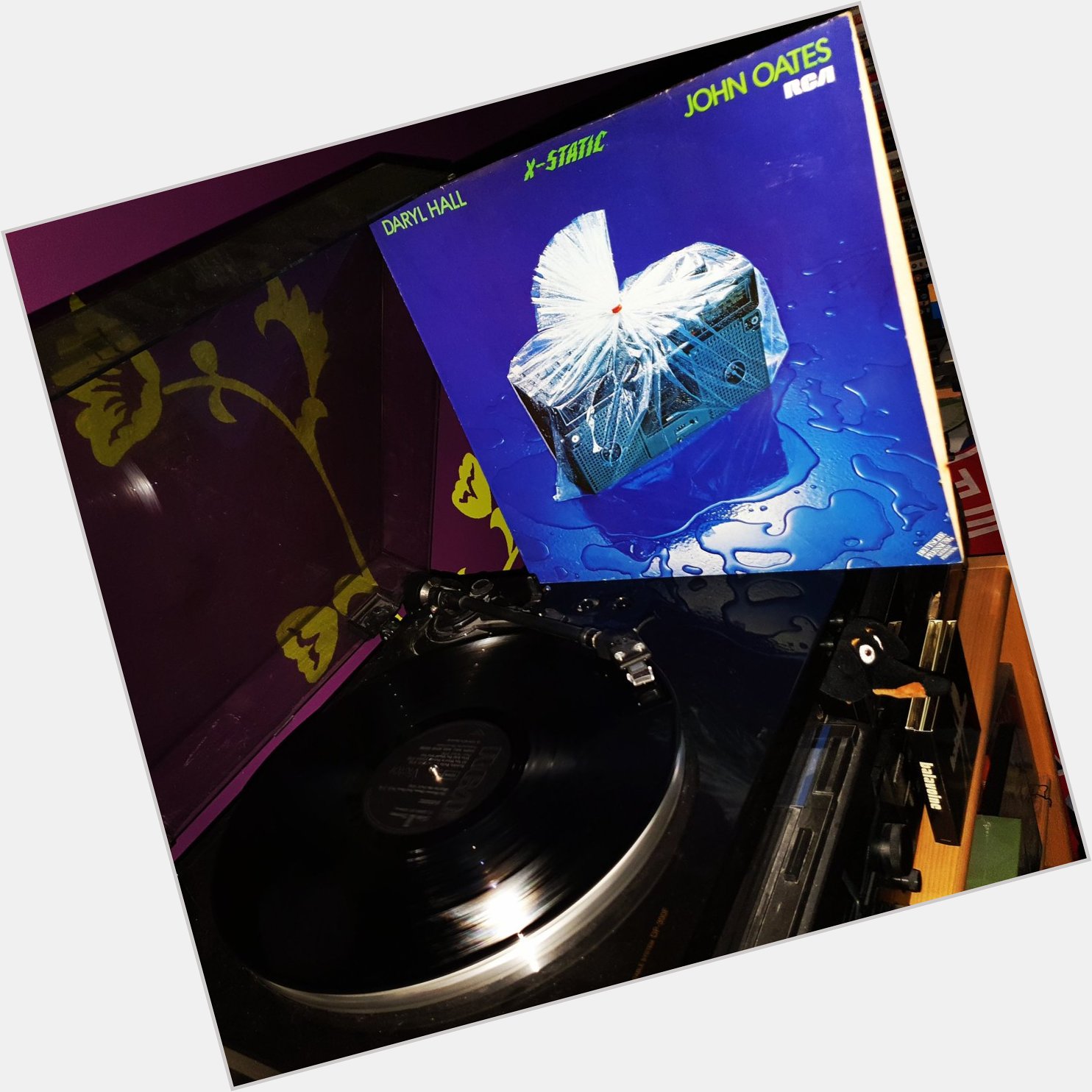 Happy Birthday John Oates *72*!
Daryl Hall & John Oates - X-Static 
(RCA/1980)  