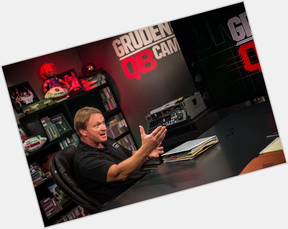 Happy birthday today to ESPN\s Jon Gruden. He\s back in the booth tonight for -8p ET. 