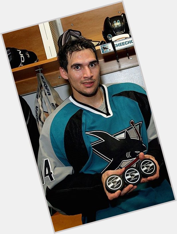 Happy 37th Birthday to alumni forward and 1998 second round draftee (no. 28 overall) Jonathan Cheechoo. 