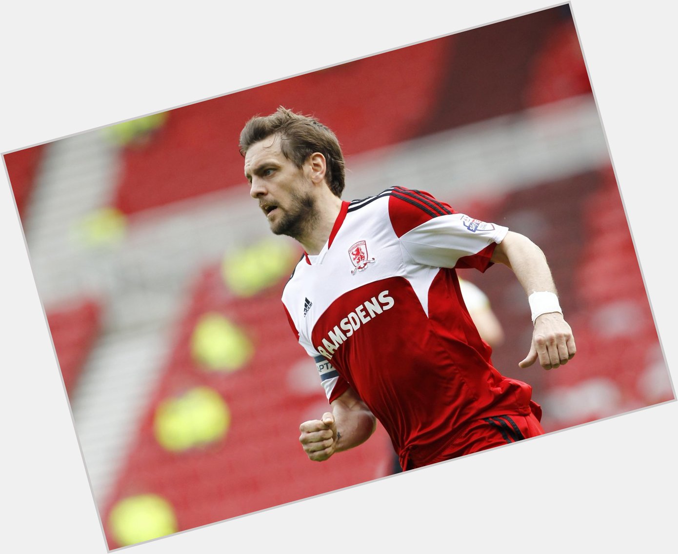 Happy 35th birthday to ex-Leeds, Real Madrid and Spurs defender Jonathan Woodgate. He\s currently with Middlesbrough. 