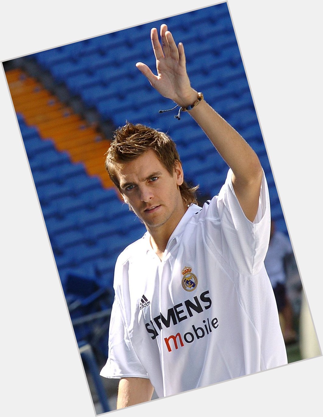 A former defender is celebrating today! Happy 41st birthday, Jonathan Woodgate!        