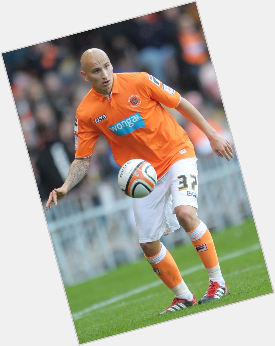Happy 28th Birthday today to former Pool loanee midfielder .. JonJo Shelvey

Hope you have a great day JonJo !     